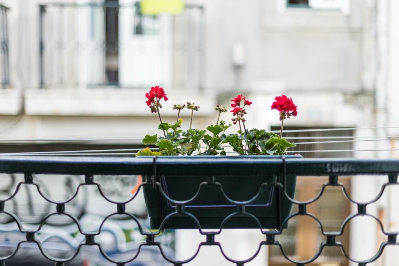 Charming Apartment Travessa Do Alcaide Lisboa Екстериор снимка